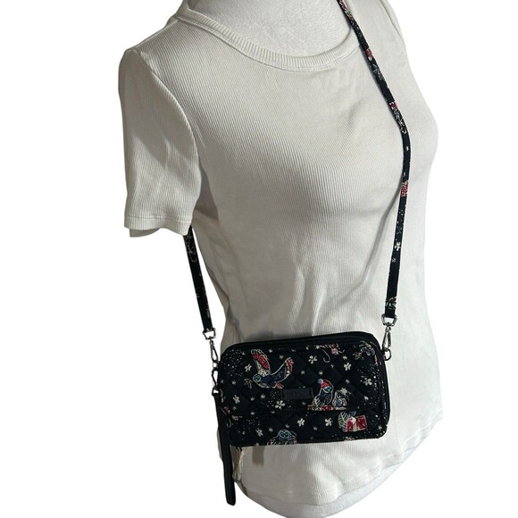 Vera Bradley Iconic RFID All In One CrossbodyHoliday Owls Retired 2018 MSRP $64 - Picture 1 of 6